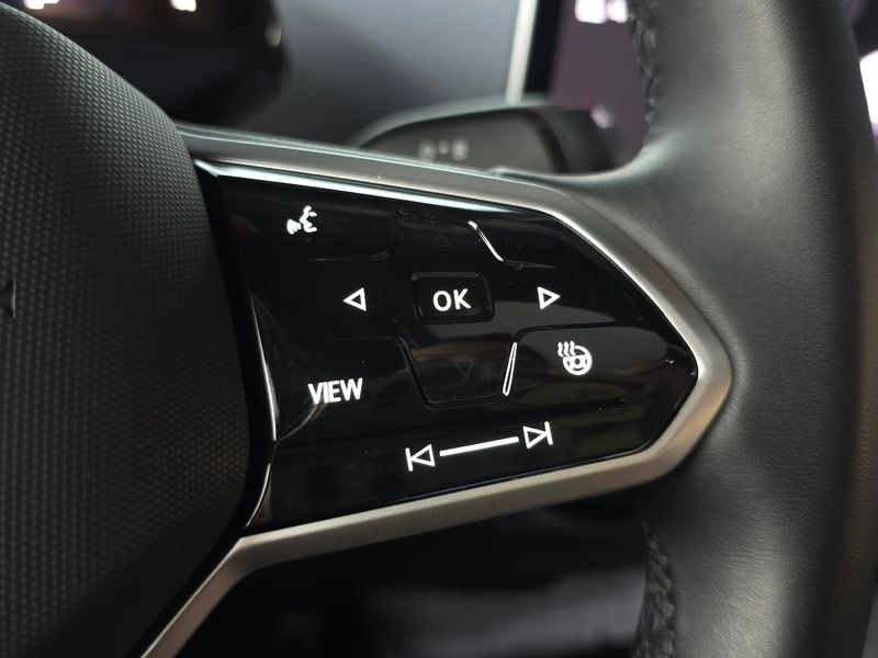 2025 Volkswagen ID.4 Pro photo 18