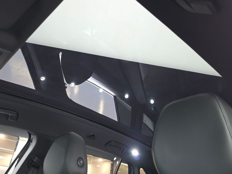 2025 Volkswagen ID.4 Pro photo 19