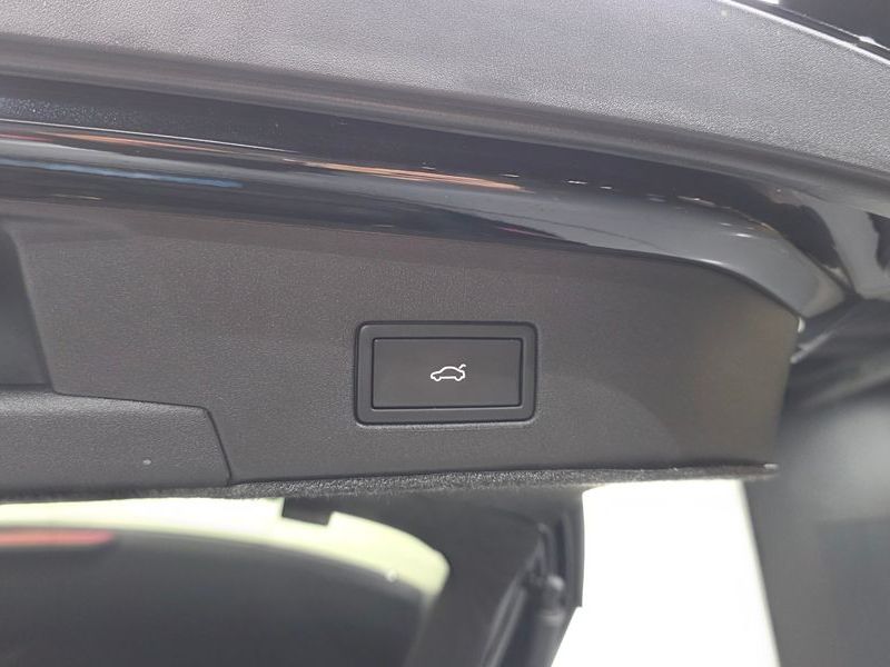 2025 Volkswagen ID.4 Pro photo 27