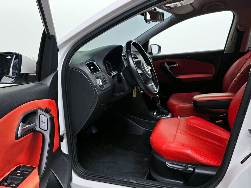 2014 Volkswagen Polo 1.6 TDI R-Line 5th photo 11