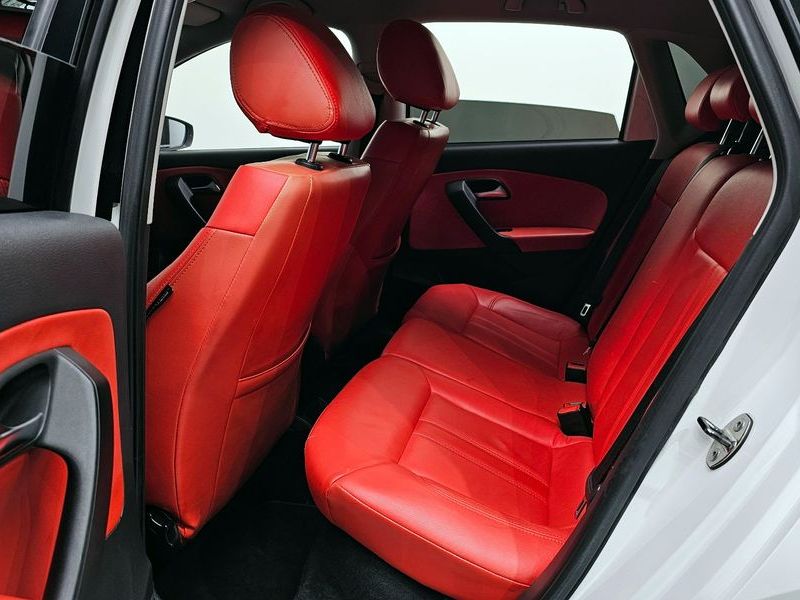 2014 Volkswagen Polo 1.6 TDI R-Line 5th photo 12
