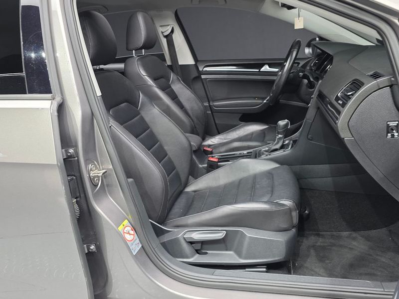2014 Volkswagen Golf 2.0 TDI Premium photo 11