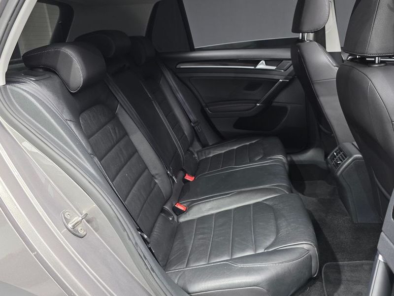 2014 Volkswagen Golf 2.0 TDI Premium photo 12