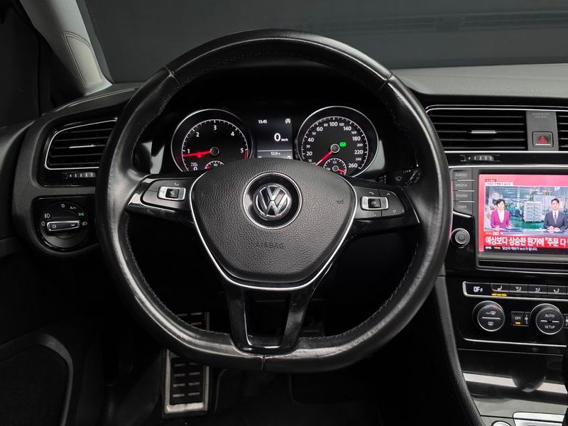 2014 Volkswagen Golf 2.0 TDI Premium photo 13