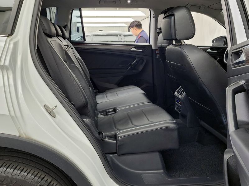 2023 Volkswagen Tiguan 2.0 TSI Prestige photo 12