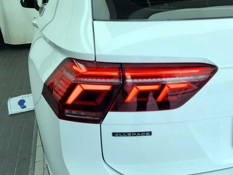 2023 Volkswagen Tiguan 2.0 TSI Prestige photo 23
