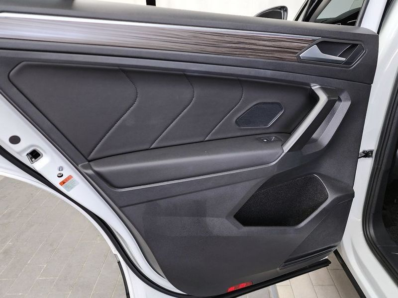2023 Volkswagen Tiguan 2.0 TSI Prestige photo 25