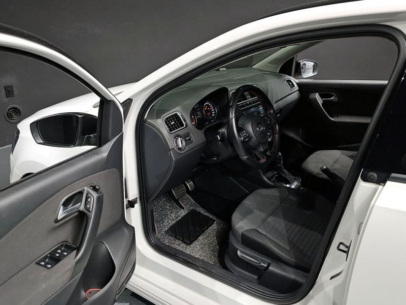 2014 Volkswagen Polo 1.6 TDI R-Line 5th photo 10