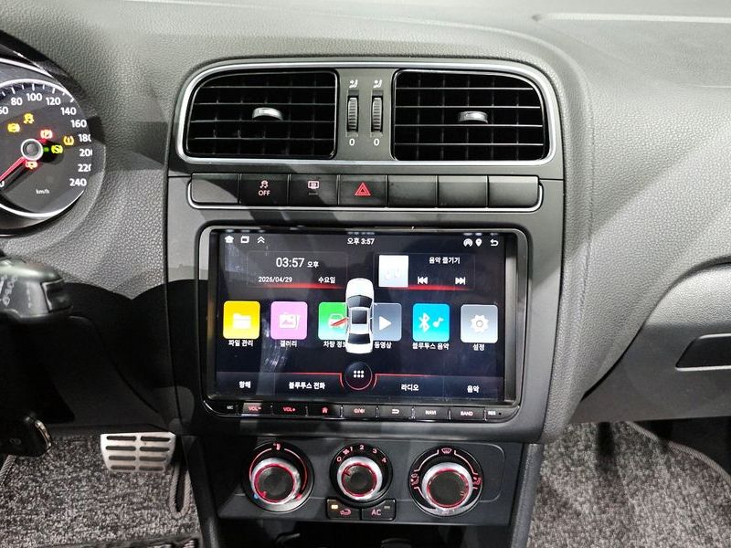 2014 Volkswagen Polo 1.6 TDI R-Line 5th photo 16