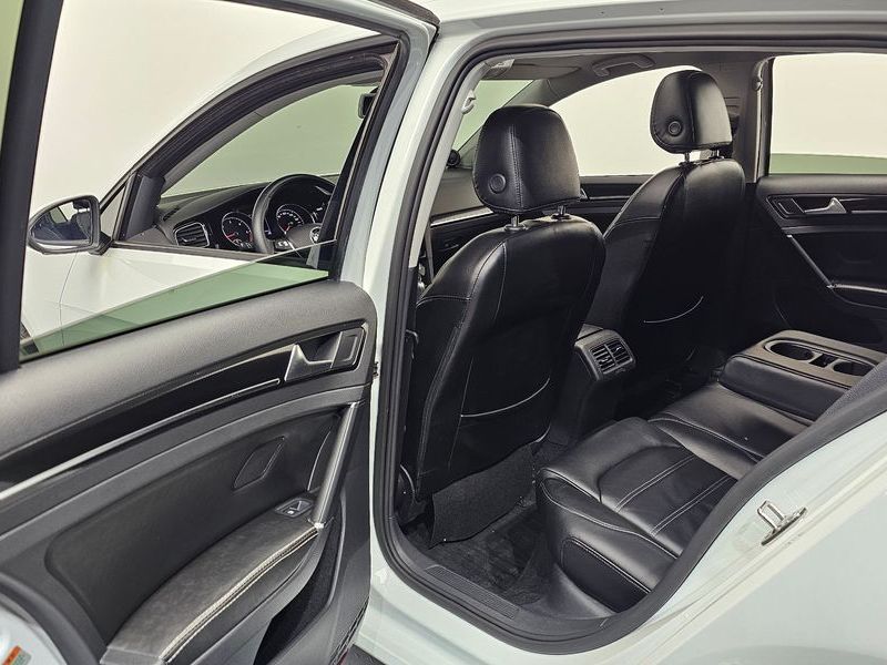 2015 Volkswagen Golf 2.0 TDI photo 11