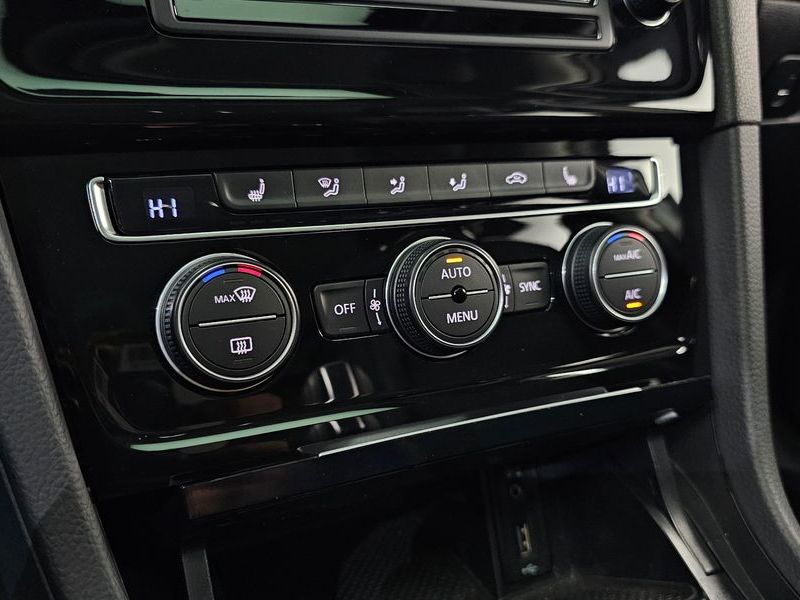 2015 Volkswagen Golf 2.0 TDI photo 18