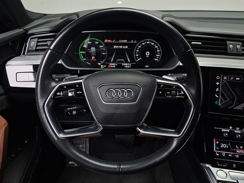 2020 Audi e-tron 55 Quattro photo 12