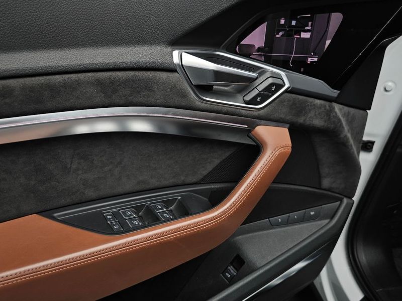 2020 Audi e-tron 55 Quattro photo 18