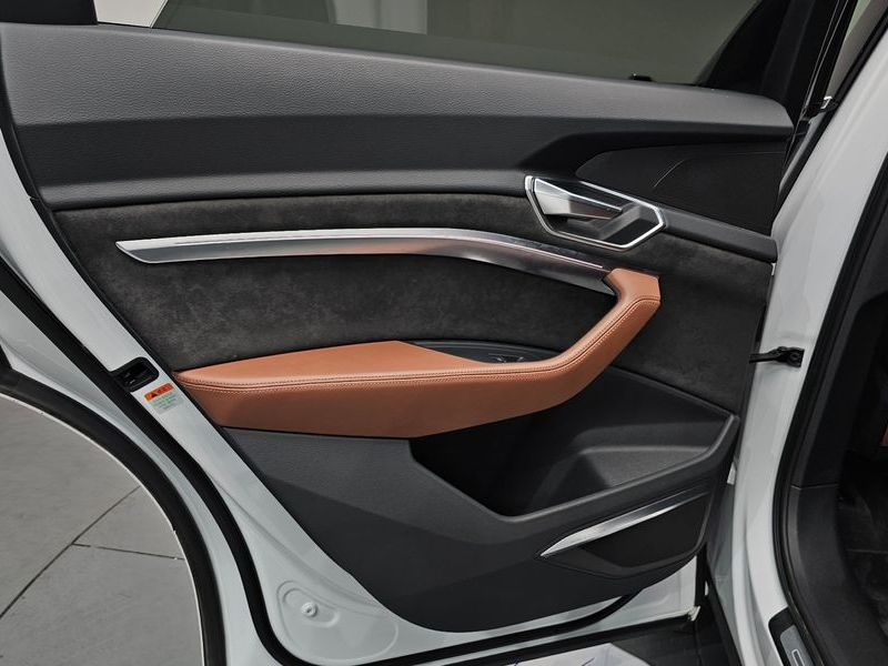 2020 Audi e-tron 55 Quattro photo 25