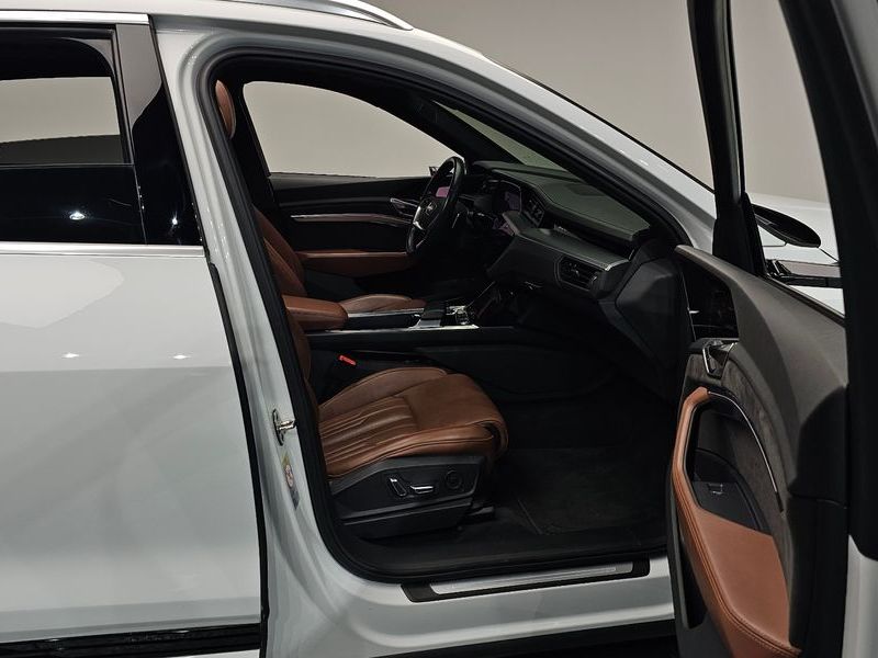 2020 Audi e-tron 55 Quattro photo 26