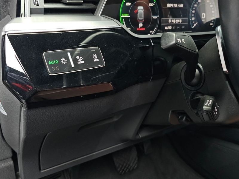 2020 Audi e-tron 55 Quattro photo 28