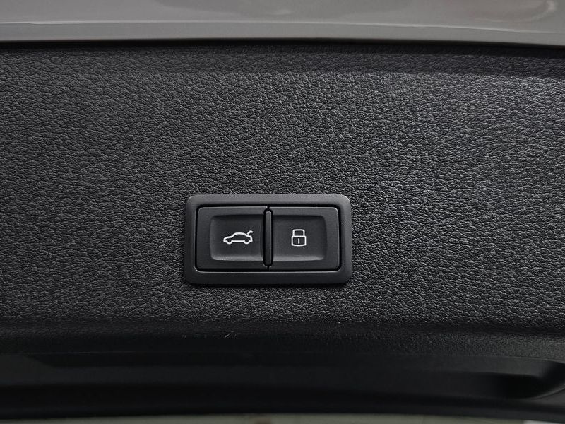 2020 Audi e-tron 55 Quattro photo 29