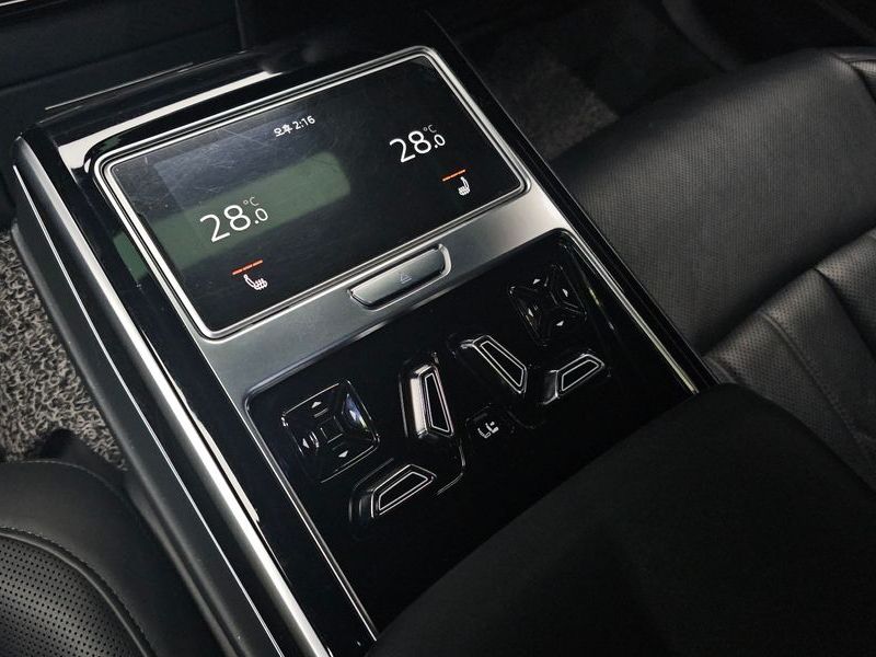 2020 Audi A8 50 TDI Quattro photo 19