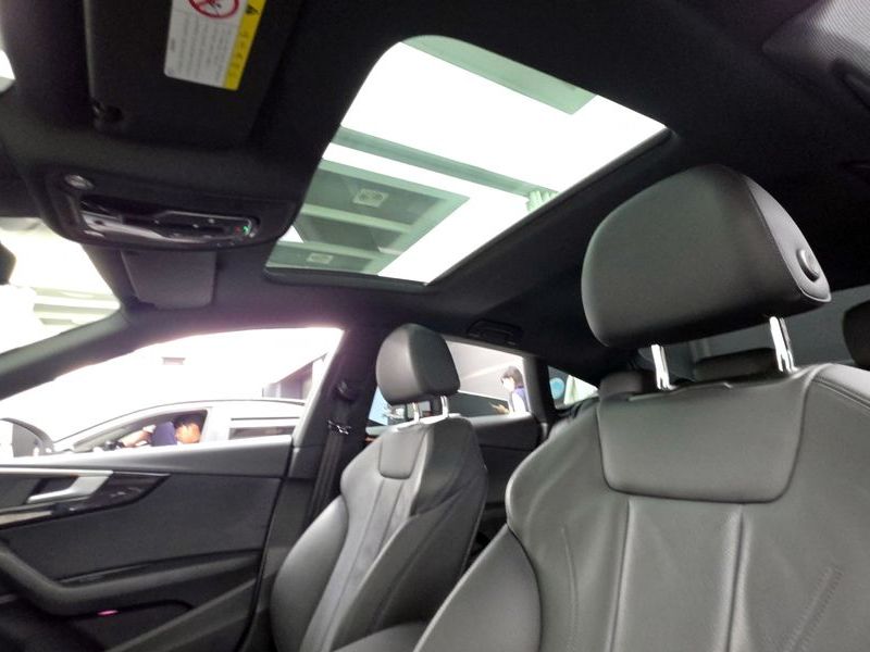 2019 Audi A5 45 TFSI Quattro Premium Sportback photo 18