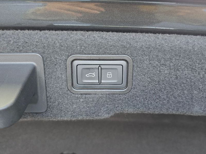 2021 Audi A8 50 TDI Quattro LWB photo 30