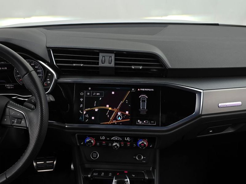 2024 Audi Q3 35 TDI Premium Sportback photo 12