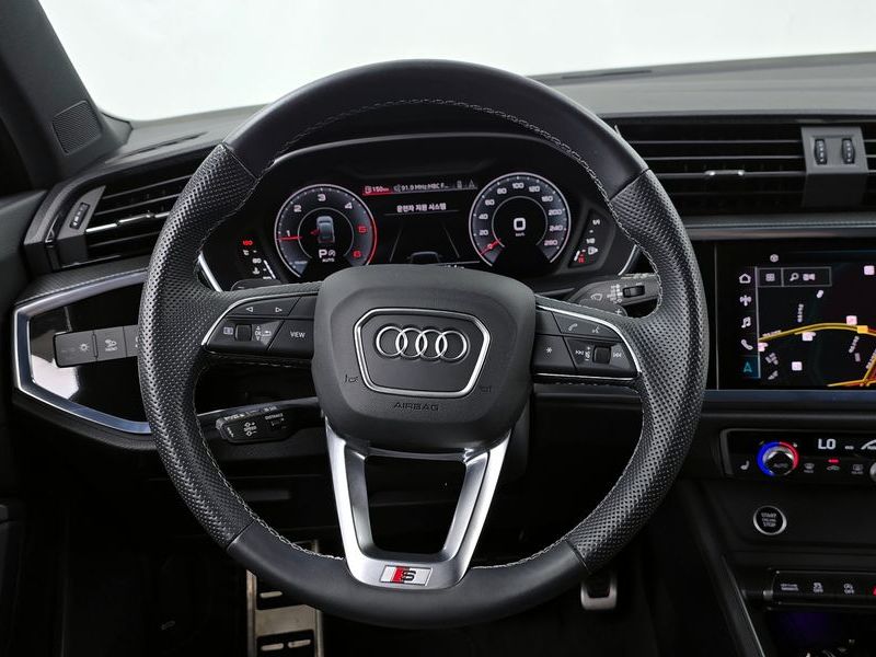 2024 Audi Q3 35 TDI Premium Sportback photo 13