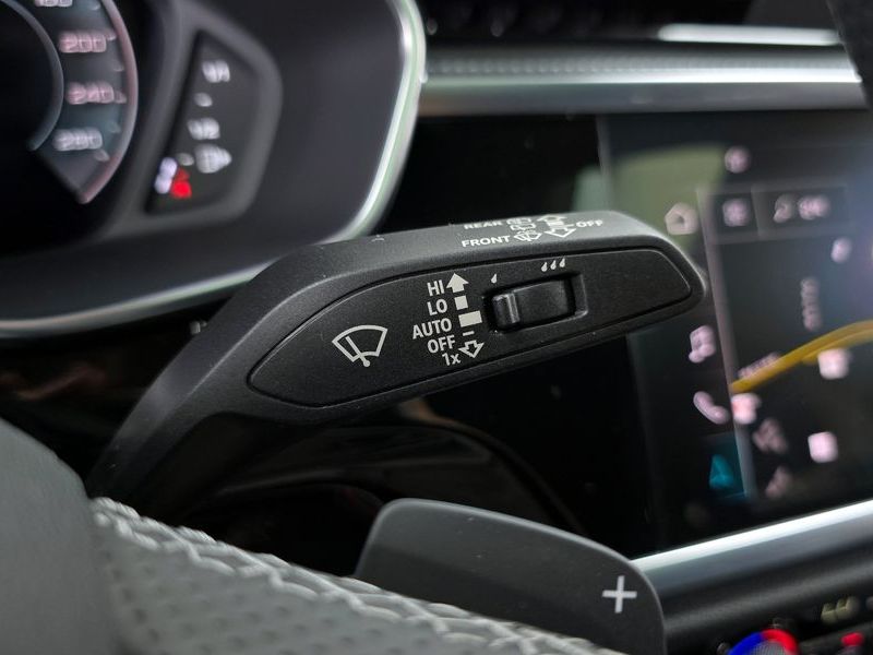 2024 Audi Q3 35 TDI Premium Sportback photo 18