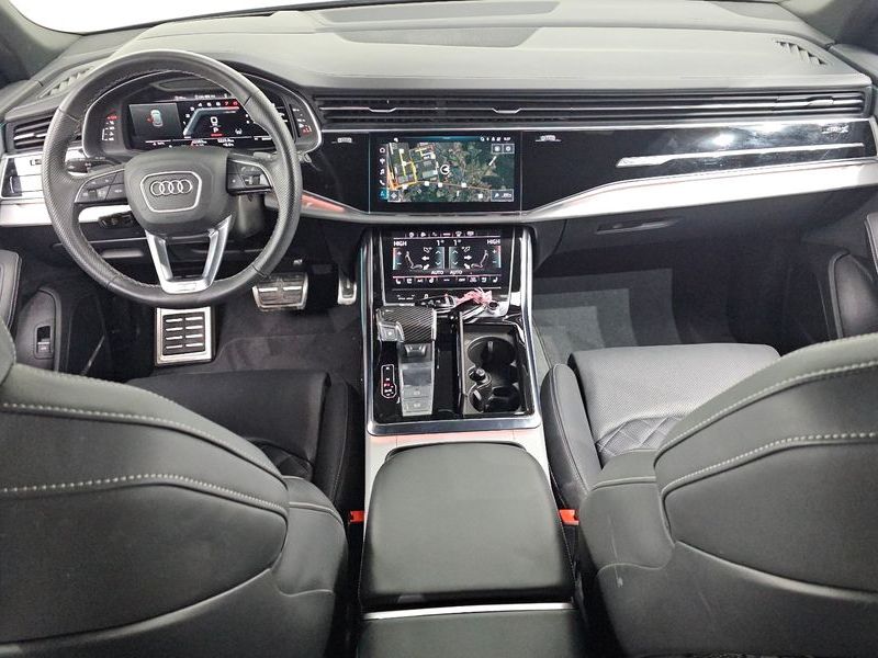 2023 Audi Q8 55 TFSI Quattro Premium photo 7