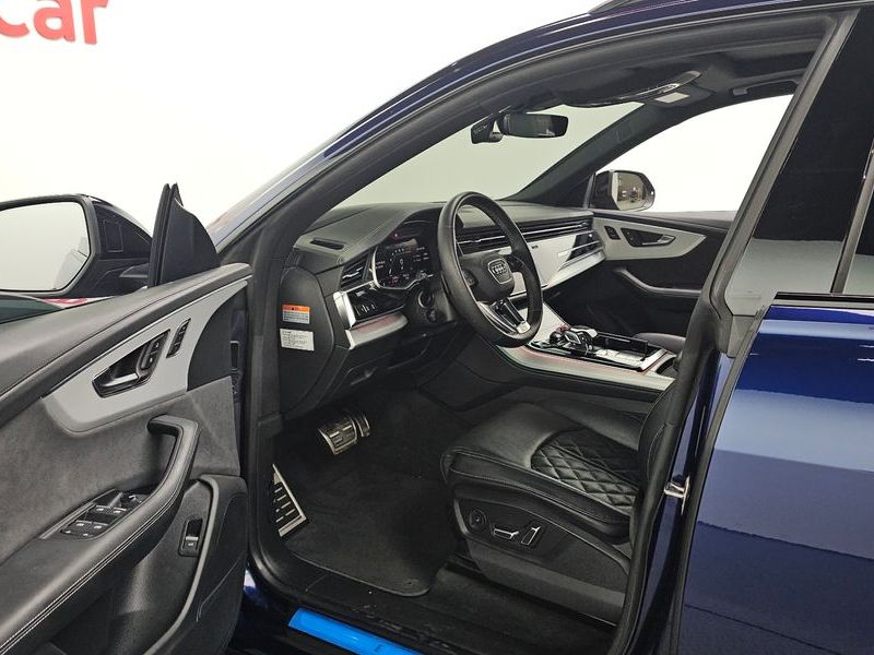 2023 Audi Q8 55 TFSI Quattro Premium photo 10