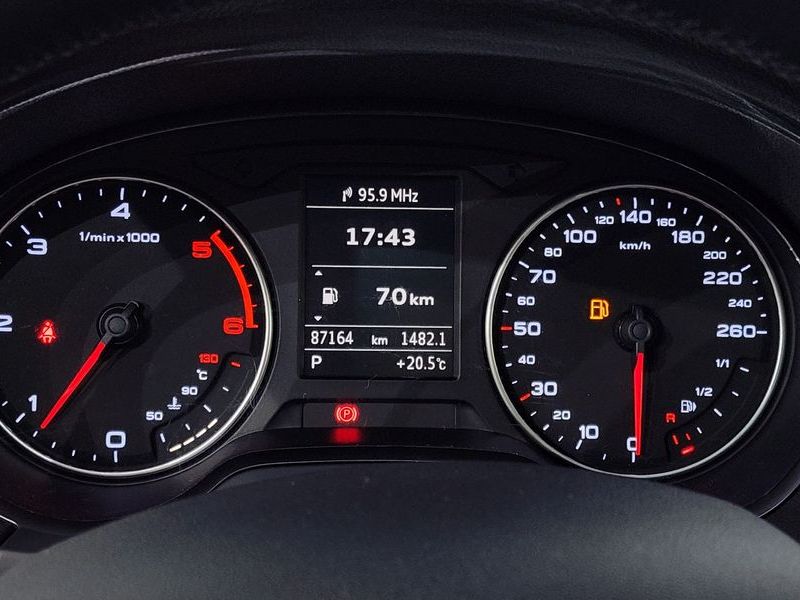 2015 Audi A3 25 TDI Dynamic 8V photo 8