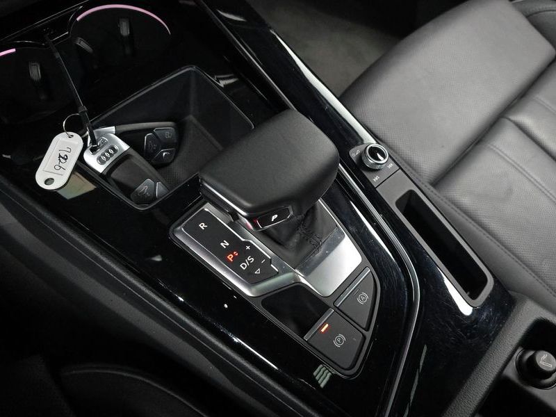 2021 Audi A4 40 TFSI Premium photo 9