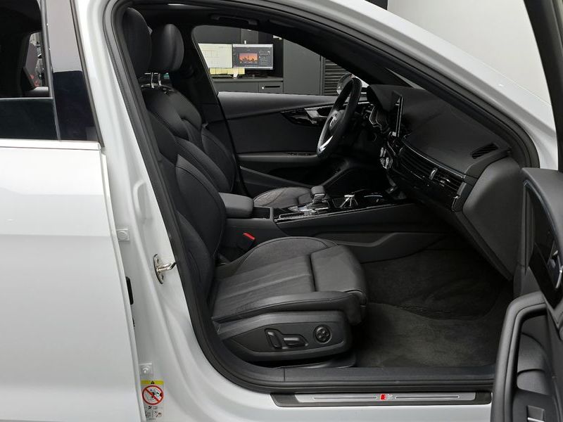 2021 Audi A4 40 TFSI Premium photo 12