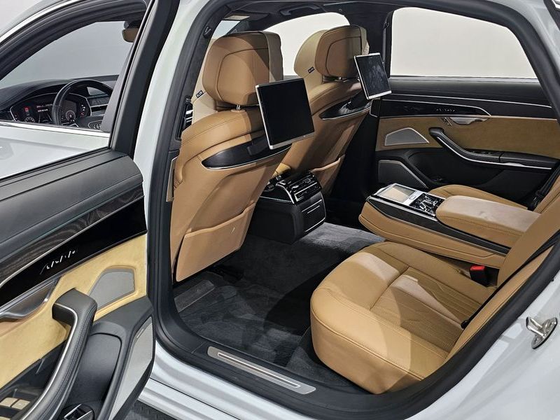 2020 Audi A8 60 TFSI Quattro LWB photo 11
