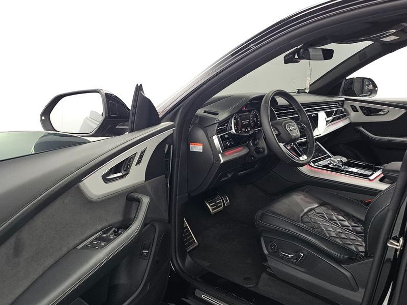 2023 Audi Q8 55 TFSI Quattro Premium photo 10
