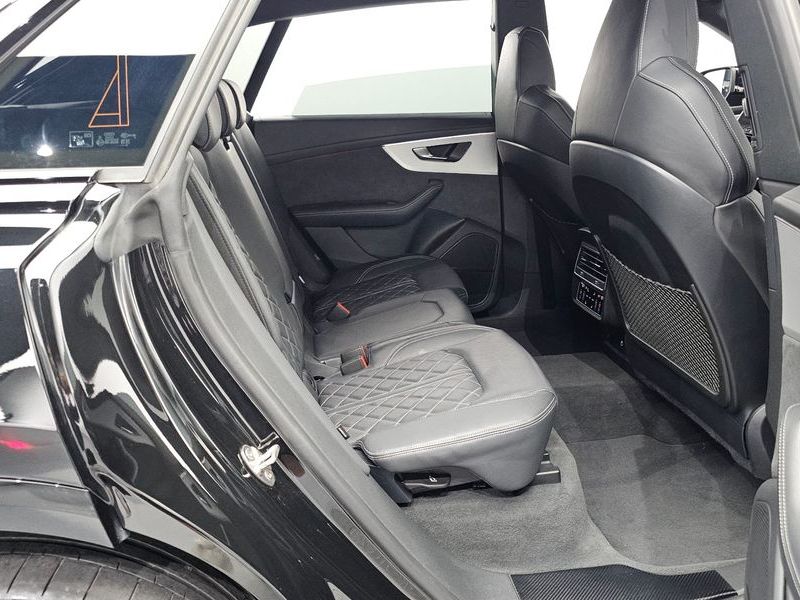 2023 Audi Q8 55 TFSI Quattro Premium photo 12