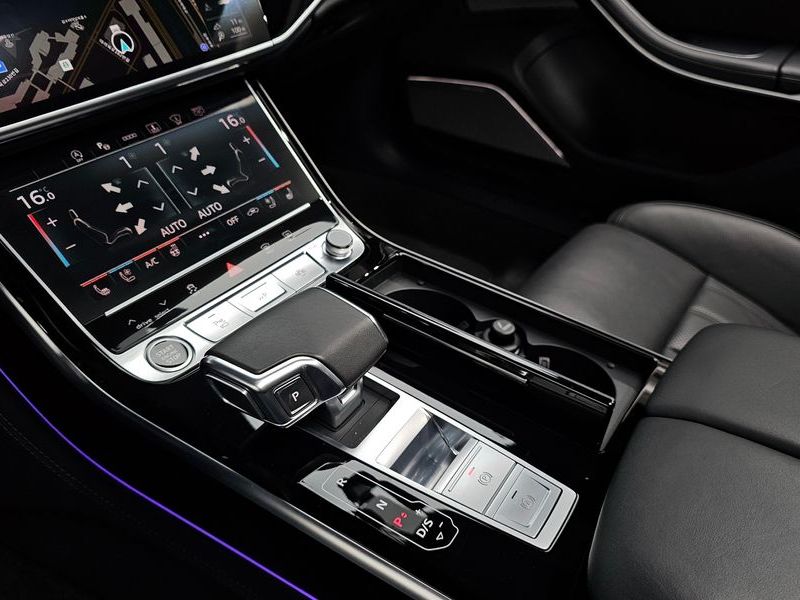 2021 Audi A8 55 TFSI Quattro LWB photo 9