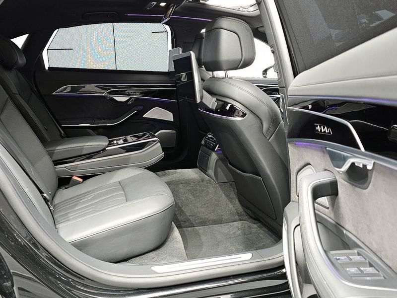 2021 Audi A8 55 TFSI Quattro LWB photo 12