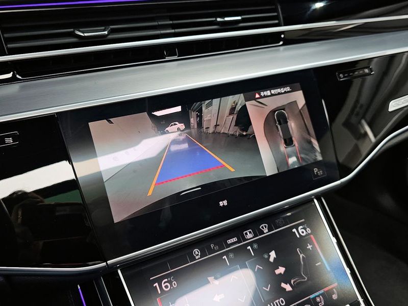 2021 Audi A8 55 TFSI Quattro LWB photo 16