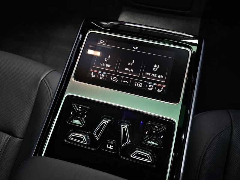 2021 Audi A8 55 TFSI Quattro LWB photo 19
