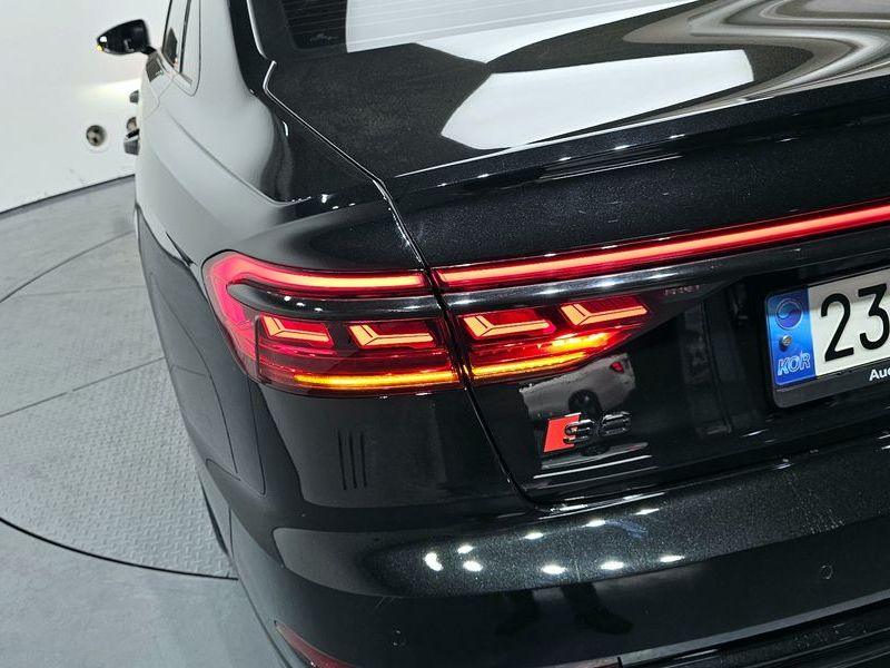 2021 Audi A8 55 TFSI Quattro LWB photo 23