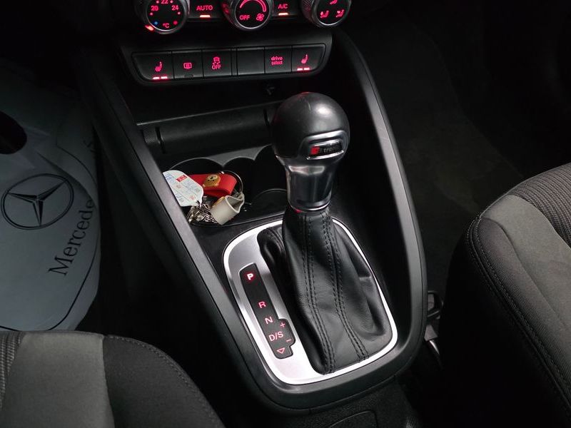 2015 Audi A1 30 TDI Design Premium Sporback photo 9
