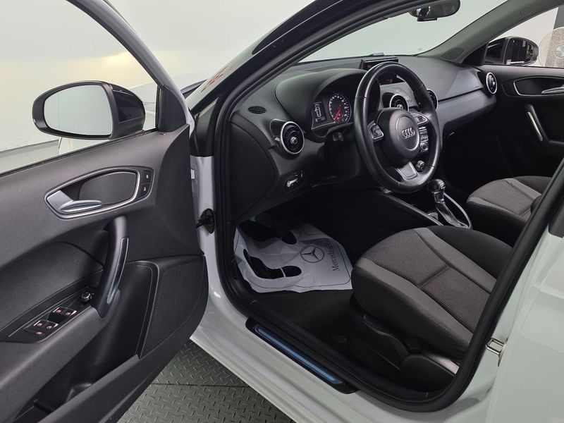 2015 Audi A1 30 TDI Design Premium Sporback photo 11