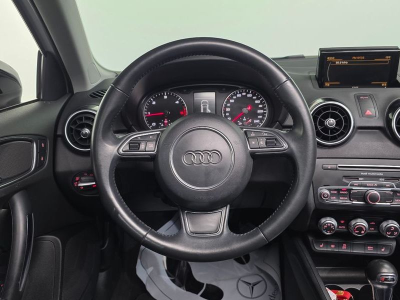 2015 Audi A1 30 TDI Design Premium Sporback photo 13