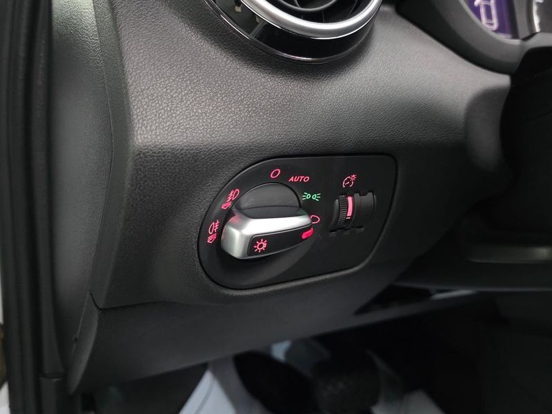 2015 Audi A1 30 TDI Design Premium Sporback photo 19