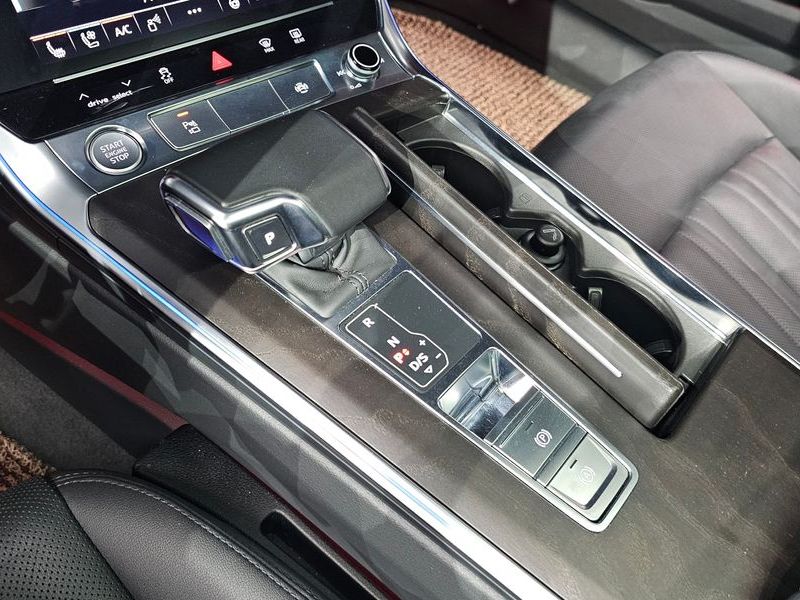 2020 Audi A6 45 TFSI Quattro Premium photo 9