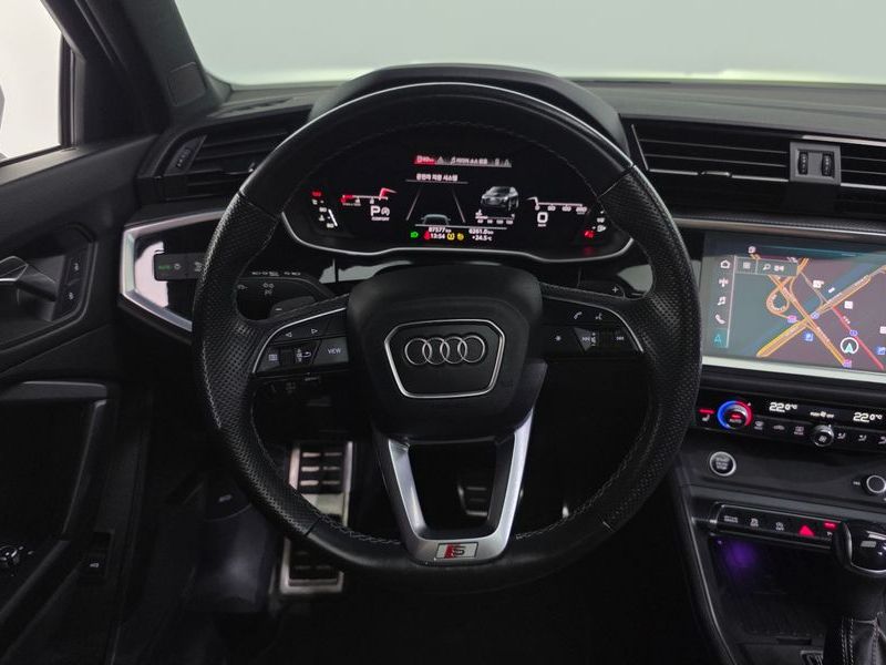 2022 Audi Q3 35 TDI Premium Sportback photo 13