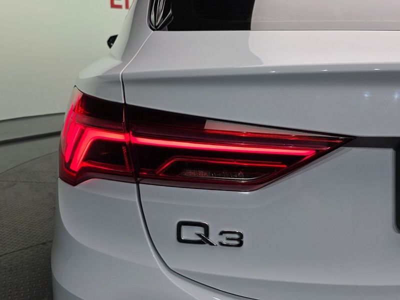 2022 Audi Q3 35 TDI Premium Sportback photo 23
