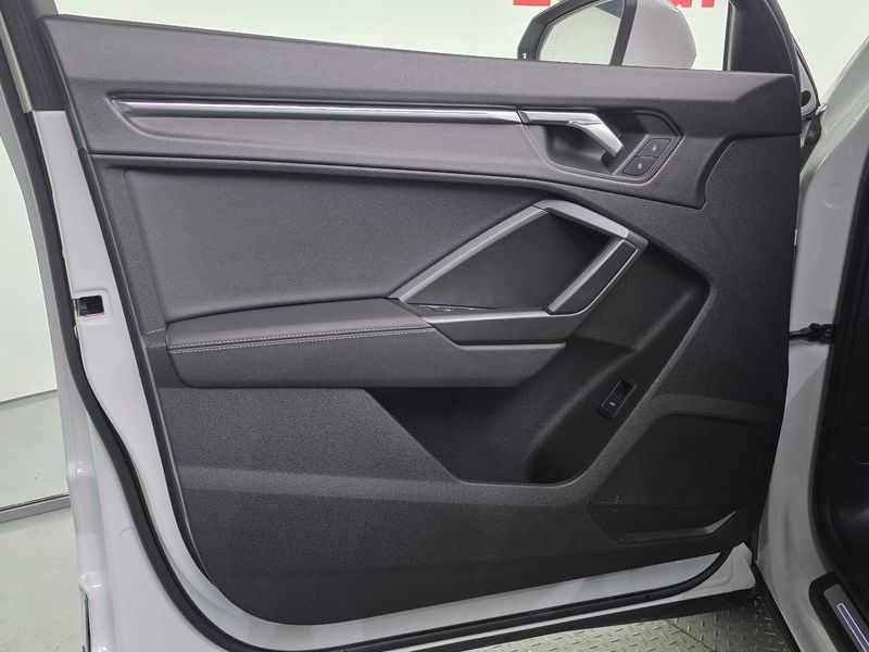 2022 Audi Q3 35 TDI Premium Sportback photo 24