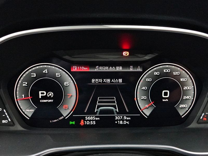 2025 Audi Q3 40 TFSI Quattro Premium photo 8