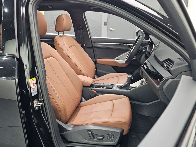 2025 Audi Q3 40 TFSI Quattro Premium photo 12